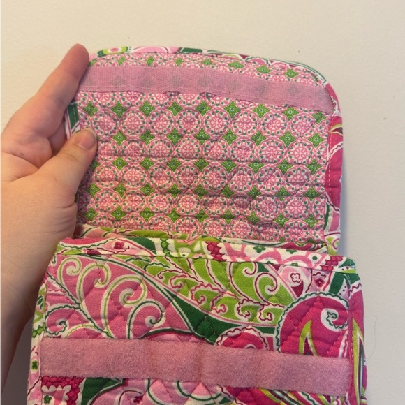 Vera Bradley Pink & Green Quilted Bag pinwheel pattern. - Picture 7 of 9
